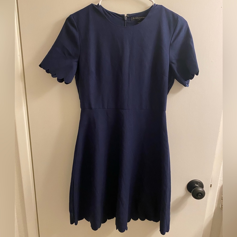 Banana Republic scalloped dress (size 0 petite)